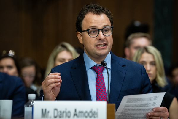 “美国用AI作战中国必须要科技自主”(图1)